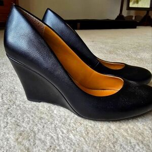 Jessica Simpson black Wedges 8.5